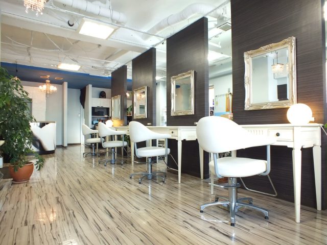 美容室マーラ店内